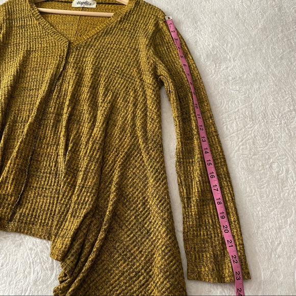 Oversized Asymmetric Hemline Long Sleeve Waffle Tee - Picture 4 of 10